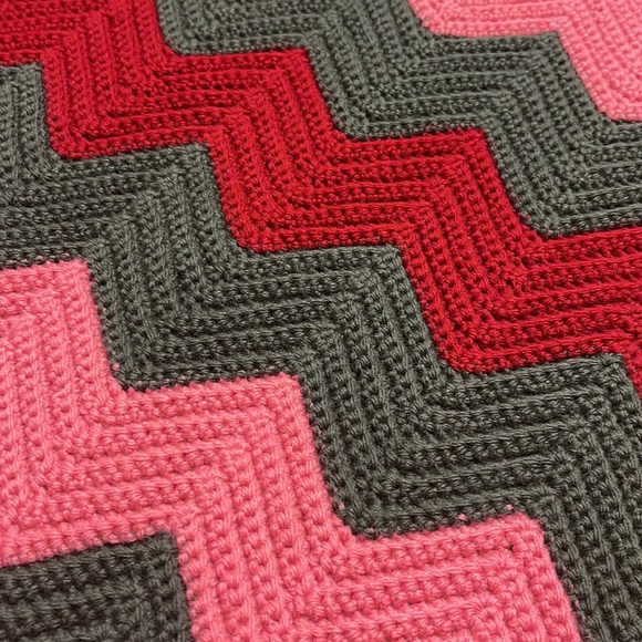 Chevron Zig Zag Handmade Afghan - Picture 8 of 9